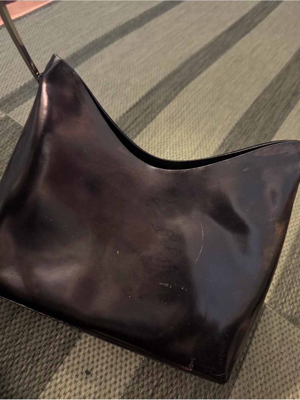 Gucci x Tom Ford 1997 black patent leather shoulder bag with metal handle - Picture 8 of 8
